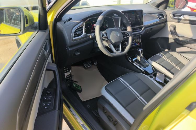 Used Volkswagen T-ROC 2023 300TSI DSG Two-Wheel Drive Starlight Edition
