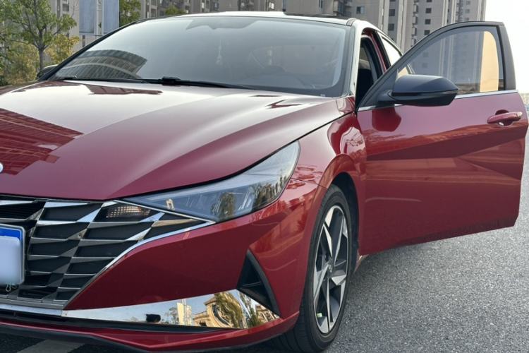 Used Hyundai Elantra 2021 1.5L CVT LUX Prestige Edition
