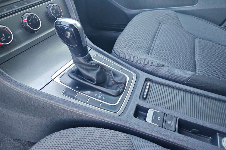 Used Volkswagen Golf 2016 230TSI Automatic Comfort Version
