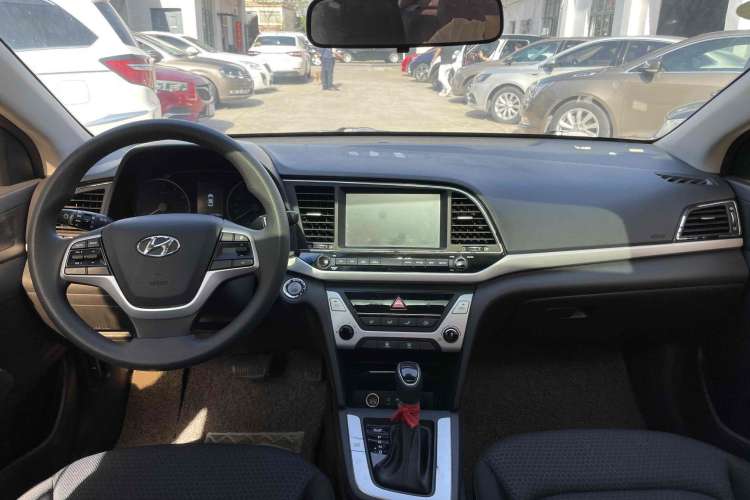 Used Hyundai Elantra 2016 1.6L Automatic ZhiXuan – Elite Version
