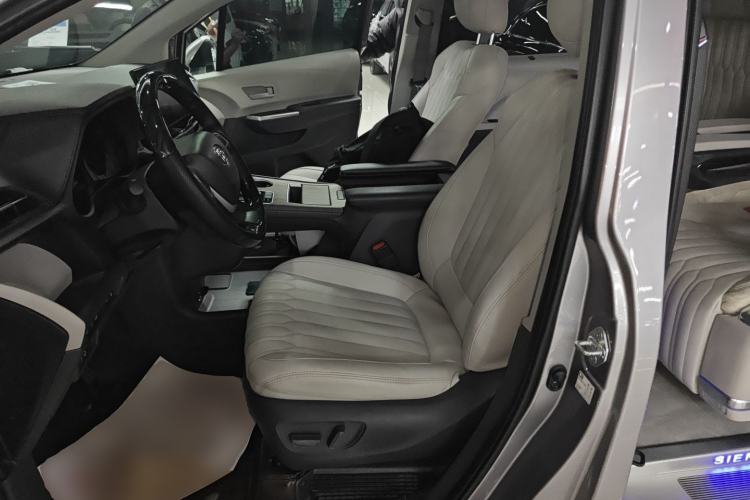 Used Toyota Sienna 2023 2.5L Hybrid Comfort Edition