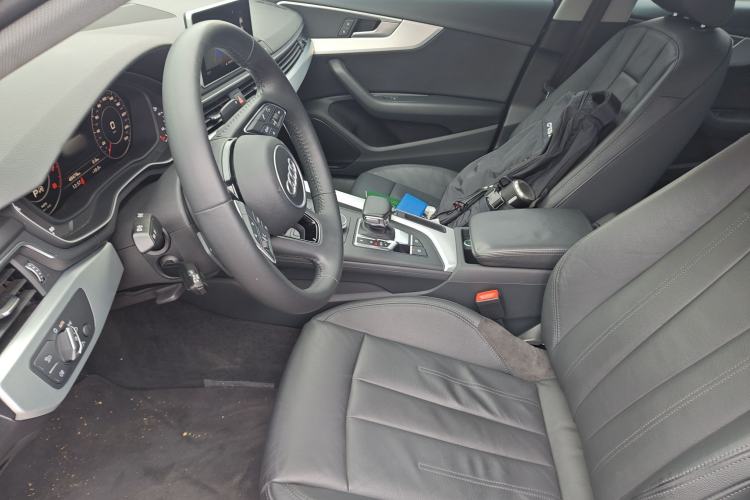 Used Audi A4L 2019 40 TFSI Fashion Edition China VI Emission Standard
