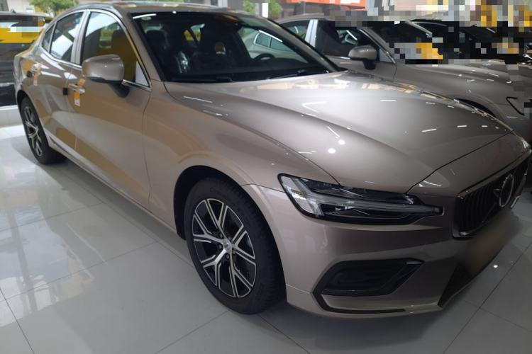Used Volvo S60 2026 Model B4 Zhiyi Luxury Edition
