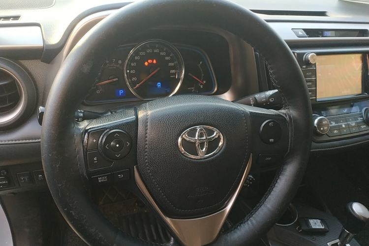 Used Toyota RAV4 2015 2.0L CVT Four-Wheel Drive New Edition
