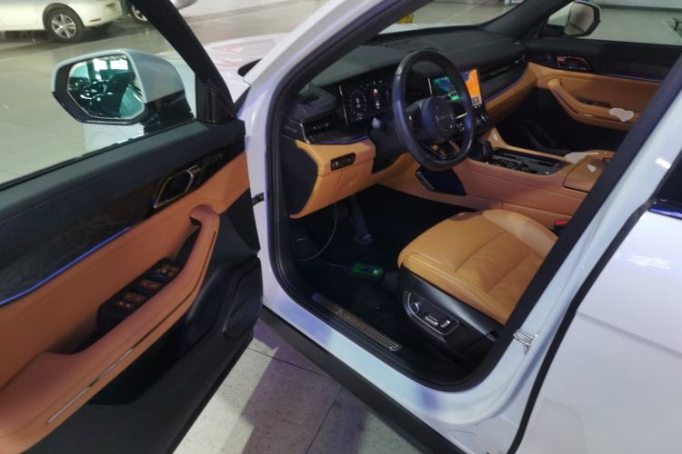 Used Lynk & Co 09 2021 2.0T Halo Six-Seater