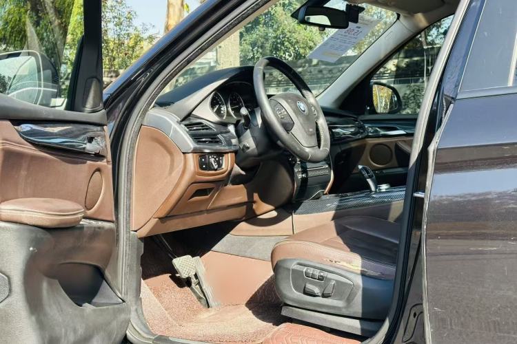 Used BMW X5 2015 xDrive28i
