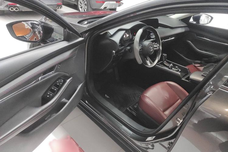 Used Mazda Mazda 3 Axela 2022 2.0L Automatic Zhi Rui Obsidian Edition
