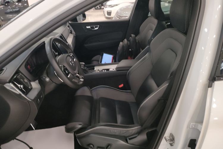 Used Volvo XC60 2020 T5 4x4 Smart & Dynamic Sport Edition