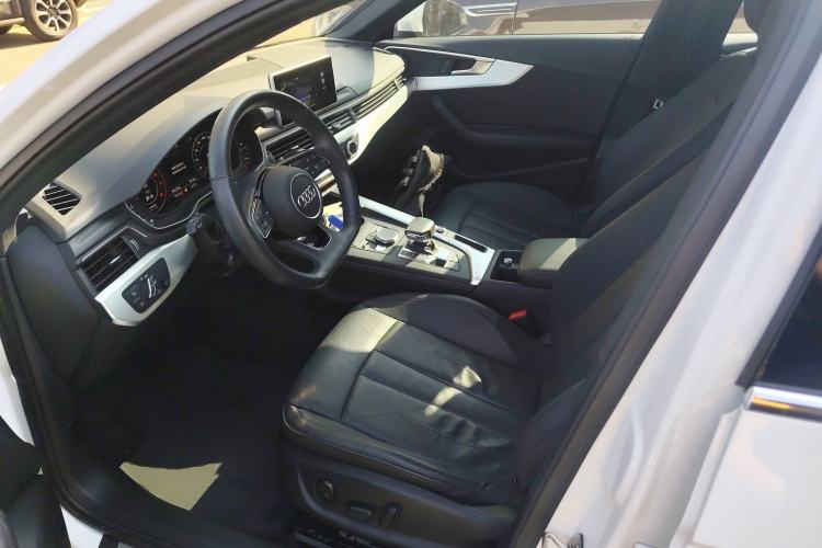 Used Audi A4L 2019 40 TFSI Fashion Edition China VI Emission Standard
