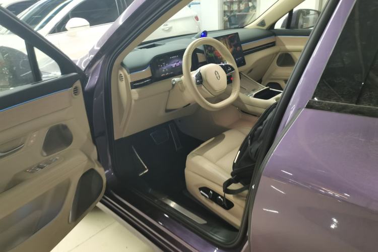 Used Hima AITO M5 2025 Extended-Range Ultra All-Wheel-Drive Version
