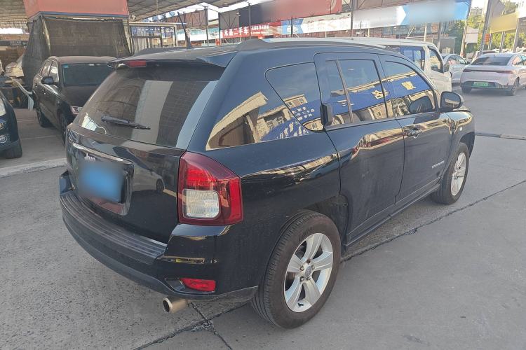 Used  Compass 2014 Revised Version 2.0L Two-Wheel Drive Entry-Level Edition
