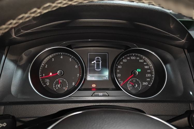 Used Volkswagen Golf 2017 230TSI Automatic Comfort Edition – Celebrating Milestone of One Million Units
