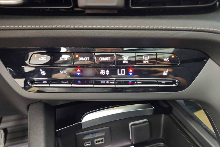 Used Buick Envision 2023 Encore S 552T Two-Wheel Drive Luxury Model
