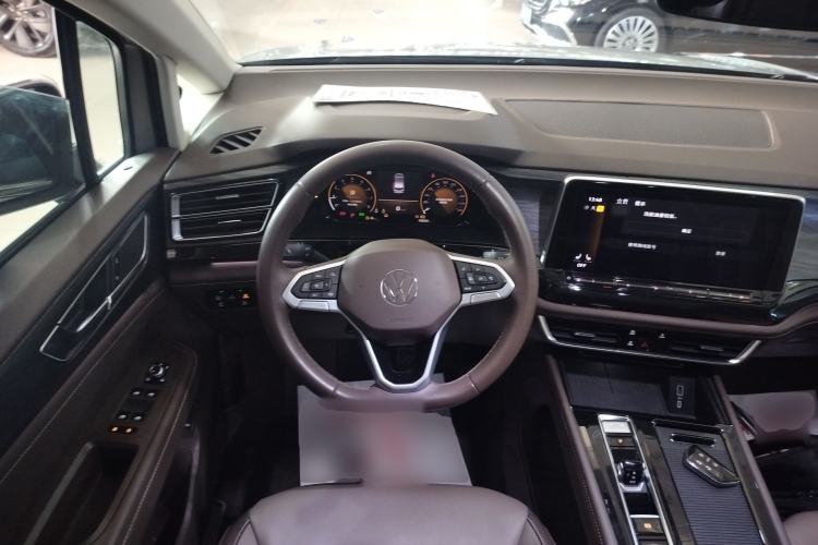 Used Volkswagen Viloran 2024 330TSI Luxury Edition
