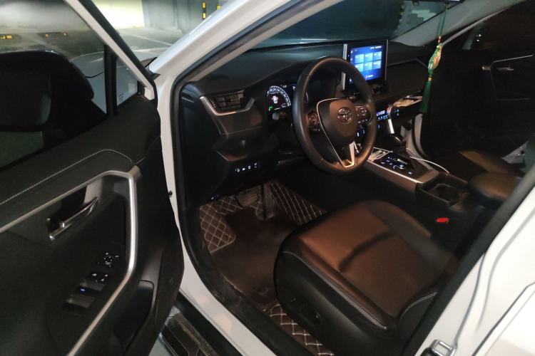 Used Toyota RAV4 2020 Dual-Engine 2.5L E-CVT 4x4 Elite PLUS Edition
