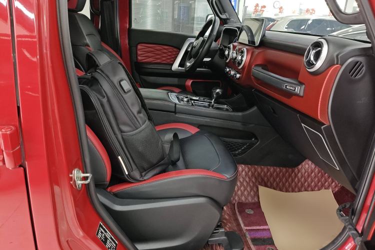 Used Beijing Auto BJ40 2019 PLUS 2.3T Automatic Four-Wheel Drive Premium Edition China VI
