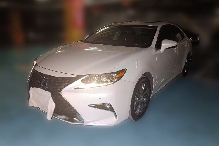 Used Lexus ES 2017 300h Mark Levinson Comfort Edition