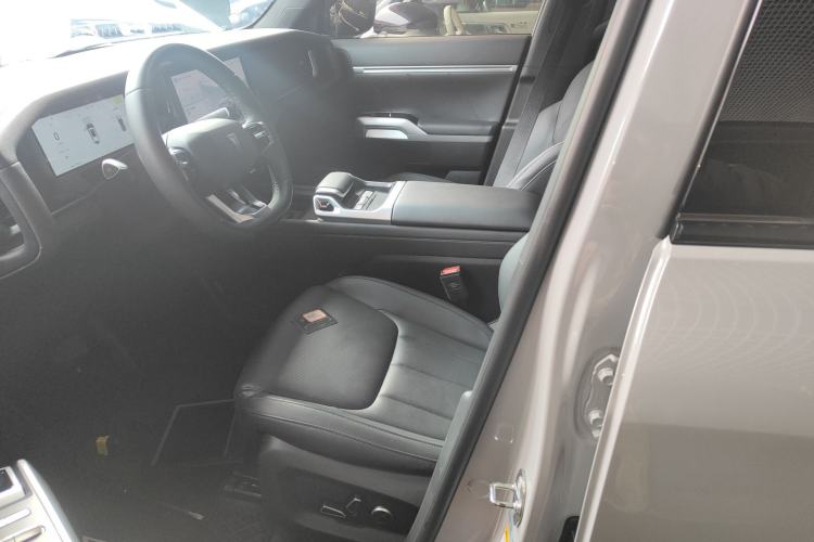 Used  G318 2024 Four-Wheel-Drive Air Suspension Model