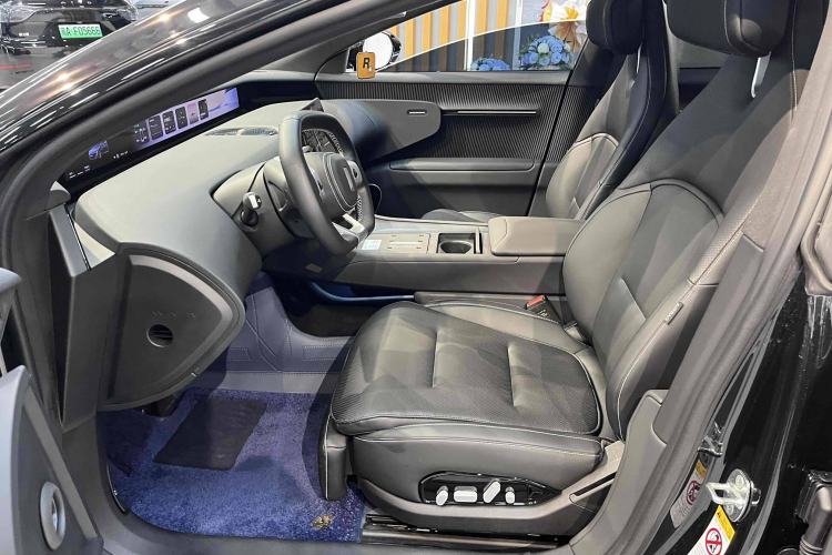 Used  12 2024 Updated Version 700 Three-Laser Rear-Wheel Drive Luxury Edition
