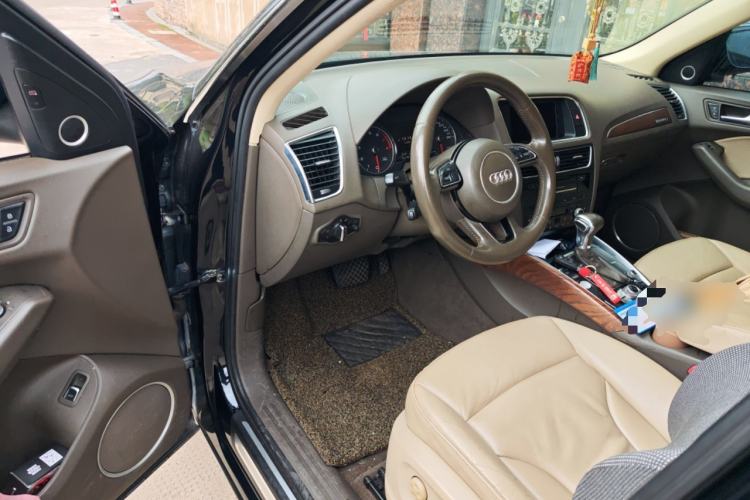Used Audi Q5 2015 40 TFSI Comfort Model

