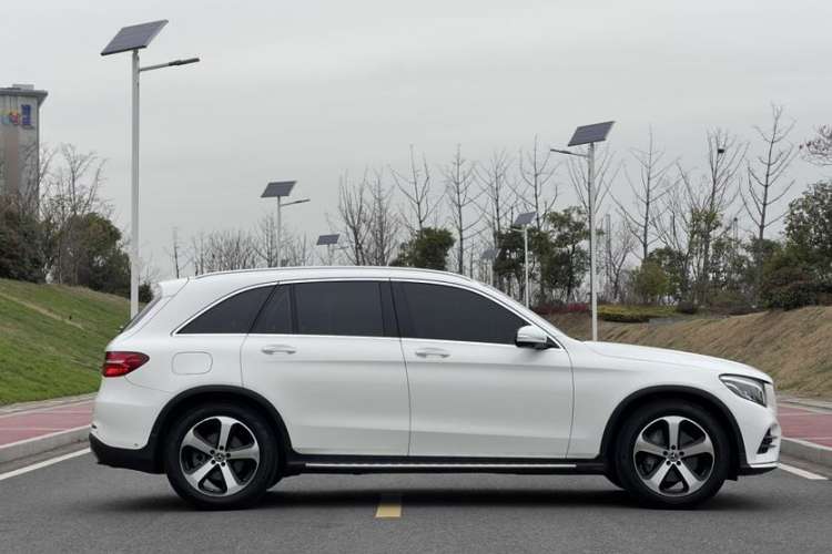 Used Mercedes-Benz GLC 2019 Facelift GLC 260 L 4MATIC Luxury Model
