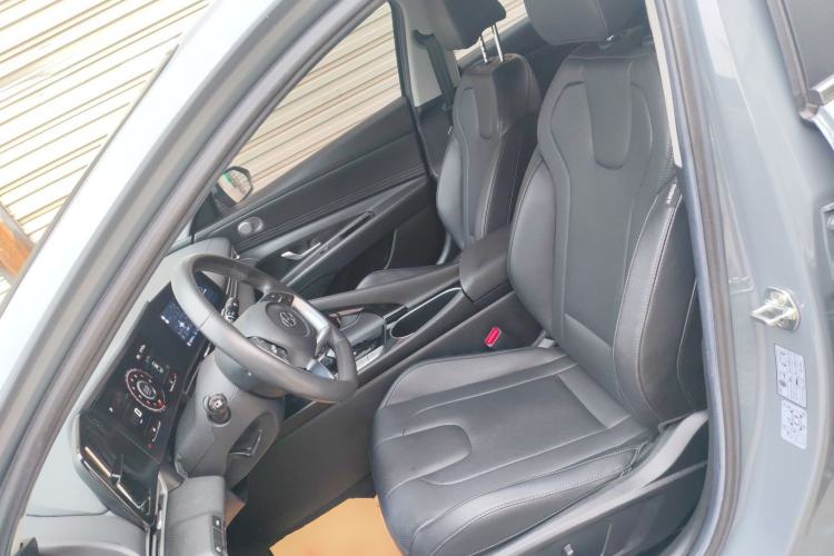 Used Hyundai Elantra 2021 1.5L CVT LUX Prestige Edition
