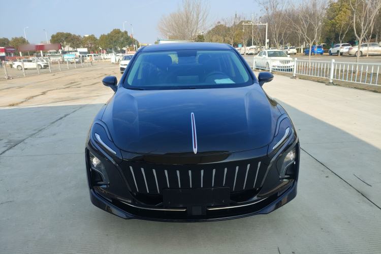 Used Hongqi E-QM5 2022 431 km Charge & Enjoy Edition
