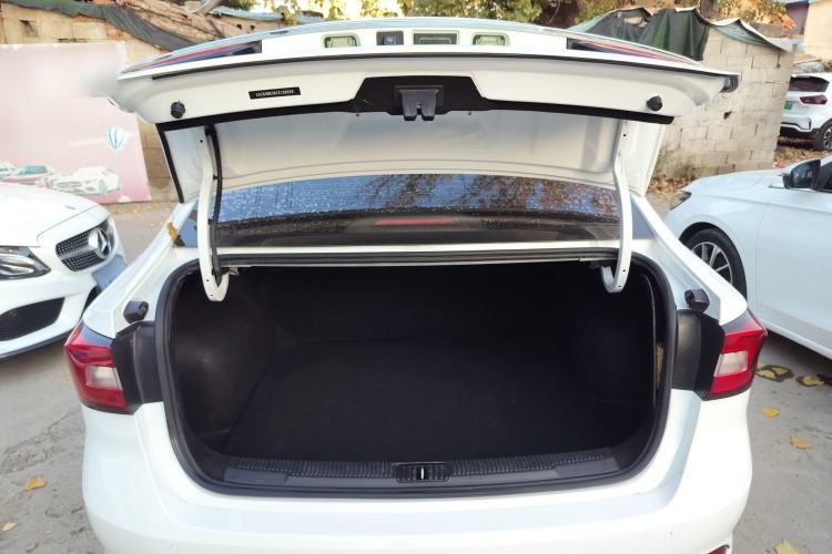 Used Roewe i5 2019 1.5L Automatic 4G Connected Langyue Edition