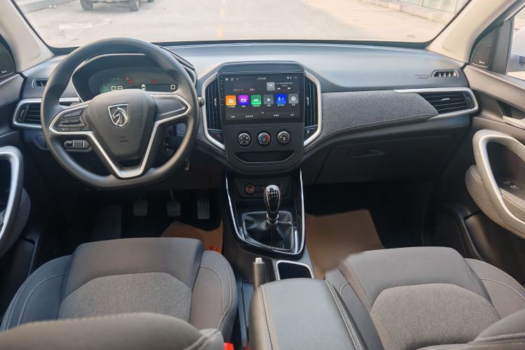 Used Baojun 530 2021 Global Car Anniversary Edition 1.5T Manual Comfort Version 7 Seats
