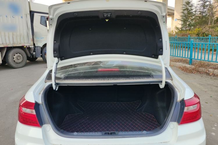 Used Geely Auto Vision 2019 Upgraded Model 1.5L Manual Luxury Version China VI Standard
