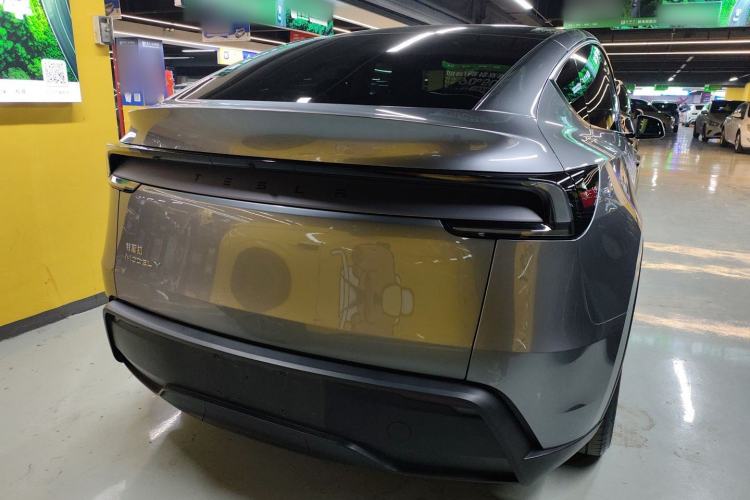 Used Tesla Model Y 2025 Rear-Wheel-Drive Version
