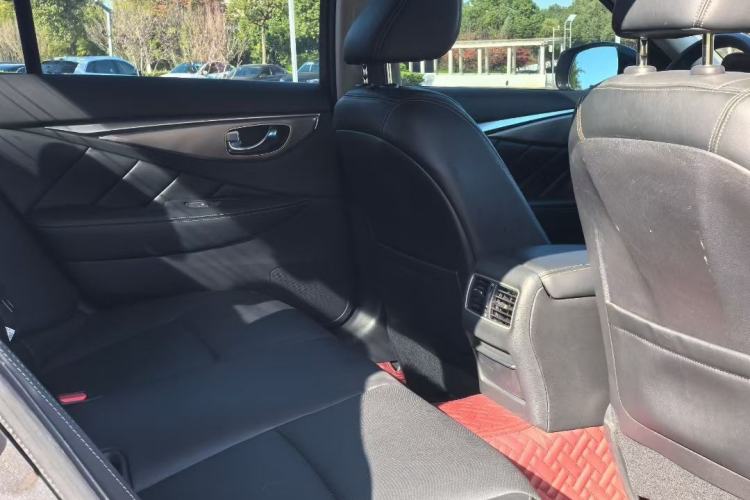 Used Infiniti Q50L 2018 2.0T Enjoyment Version China VI Standard