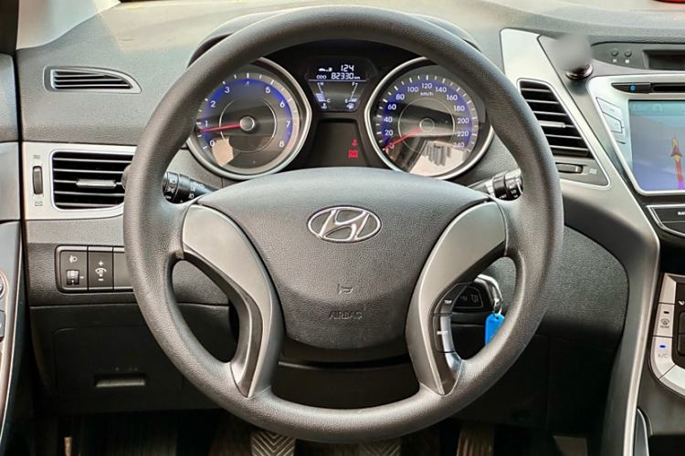 Used Hyundai Elantra 2016 1.6L Manual Fashion Edition
