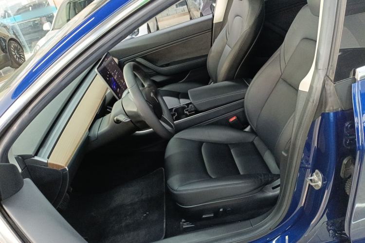 Used Tesla Model 3 2019 Long-Range All-Wheel-Drive Version
