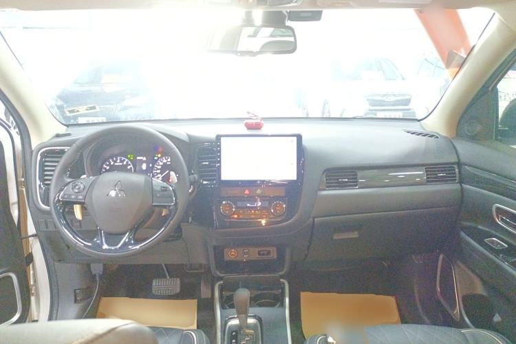Used Mitsubishi Outlander 2020 2.4L 4x4 Zhi Xiang Edition 5 Seats
