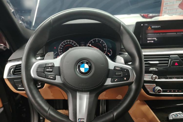 Used BMW 5 Series 2019 Facelifted 530Li Leading Edition M Sport Package
