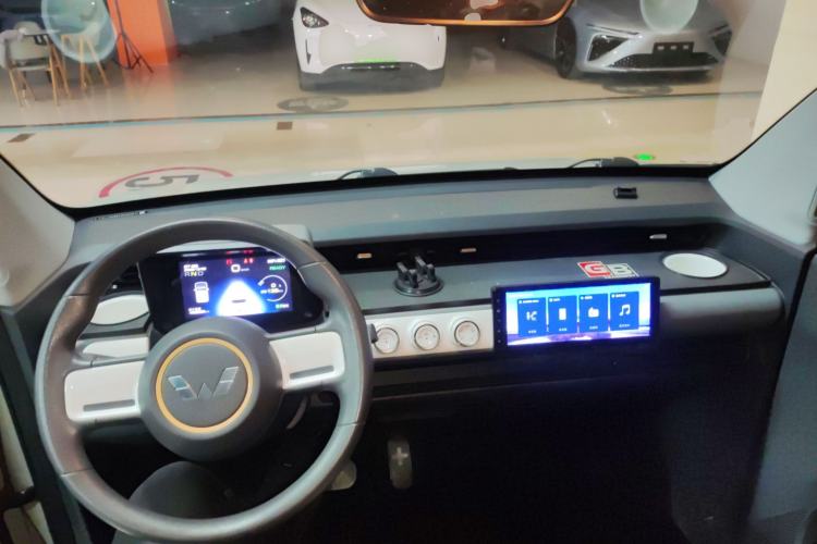 Used Wuling Hongguang MINIEV 2022 GAMEBOY 200km Play Edition with Lithium Iron Phosphate
