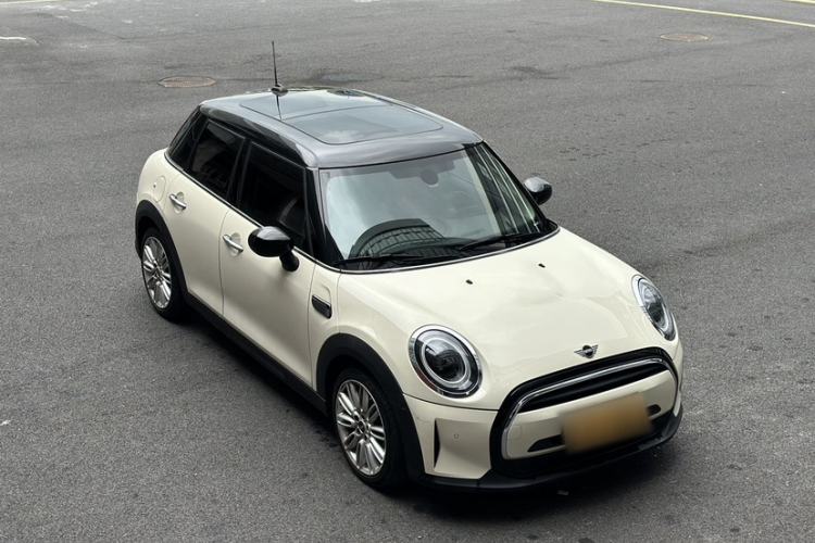 Used  MINI 2022 1.5T COOPER Classic Edition Five-Door Version
