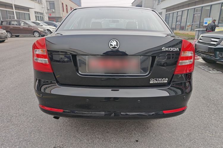 Used Skoda Octavia 2015 Classic Model 1.6L Manual Eado Version
