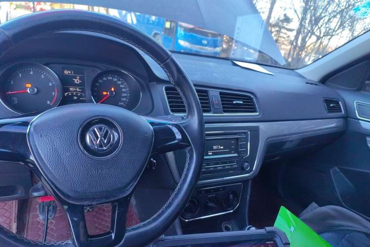 Used Volkswagen Lavida 2015 1.6L Manual Comfort Edition
