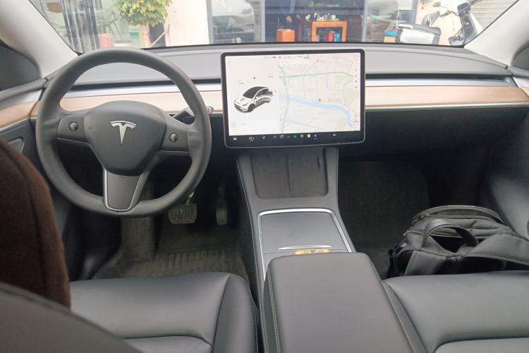 Used Tesla Model Y 2021 Long-Range All-Wheel-Drive Version