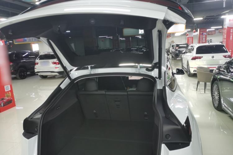 Used Tesla Model Y 2025 Rear-Wheel-Drive Version
