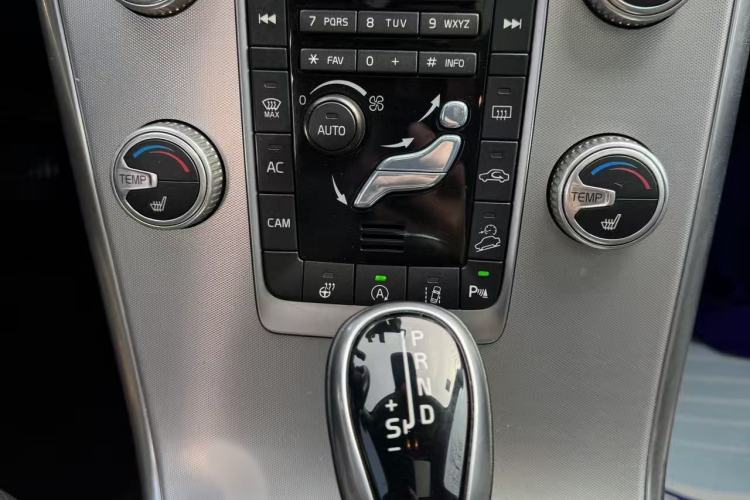 Used Volvo XC60 2017 T5 AWD Smart Upgrade Edition