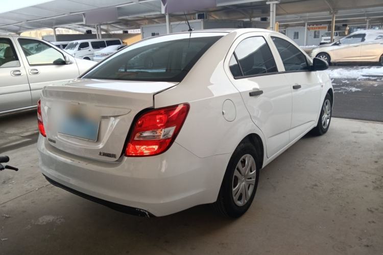 Used Chevrolet Aveo Sonic 2014 Sedan 1.4SL MT Comfort Edition
