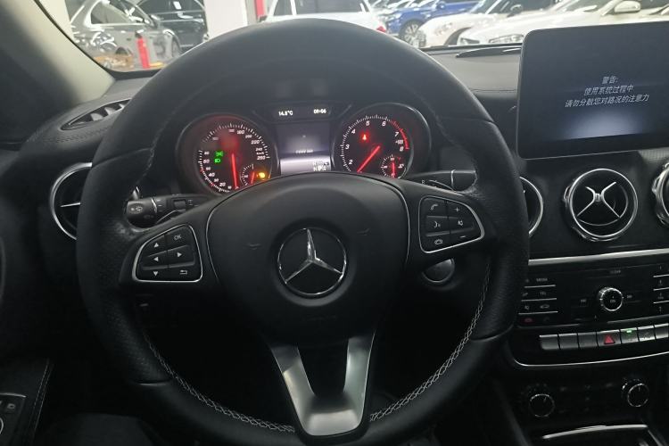 Used Mercedes-Benz GLA 2018 GLA 200 Fashion Model
