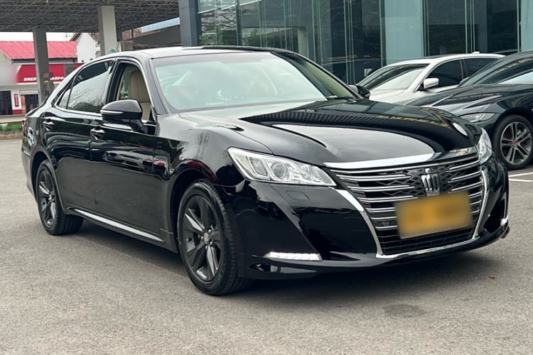 Used Toyota Crown 2015 2.0T Pioneer Edition
