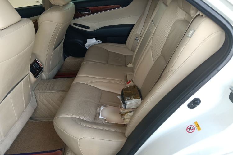 Used Toyota Crown 2015 2.0T Fashion Edition
