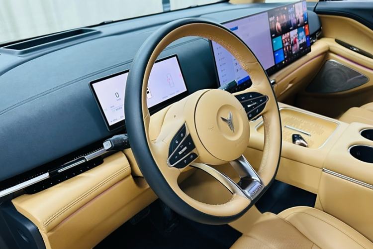 Used VOYAH Dream 2025 PHEV Four-Wheel-Drive Flagship Kunpeng Edition
