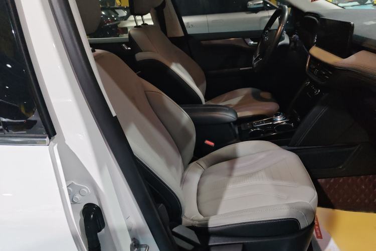 Used Ford Escape 2020 EcoBoost 245 Two-Wheel-Drive Titanium Edition