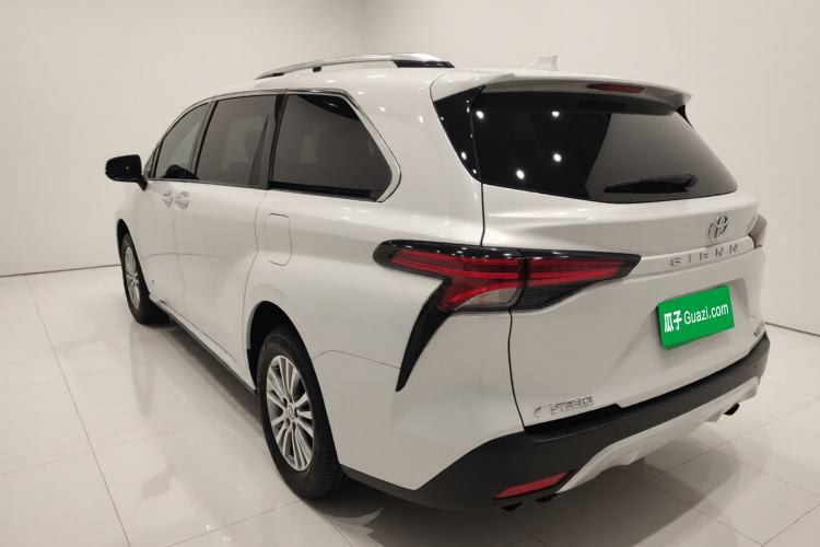 Used Toyota Sienna 2021 2.5L Hybrid Premium Edition